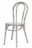 RETRO kovová stolička s trendovým dizajnom