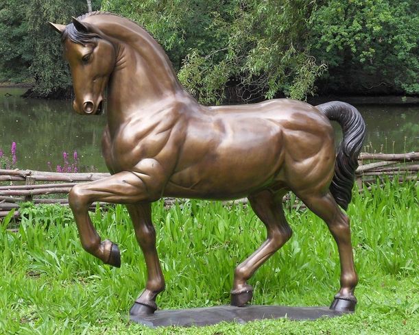 Záhradná bronzová dekorácia, kôň so zdvihnutou nohou, 127x36x148